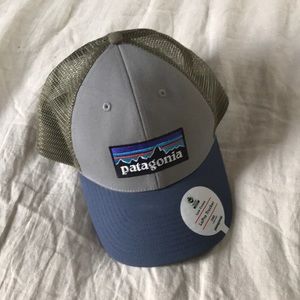 NWT patagonia low-pro trucker hat